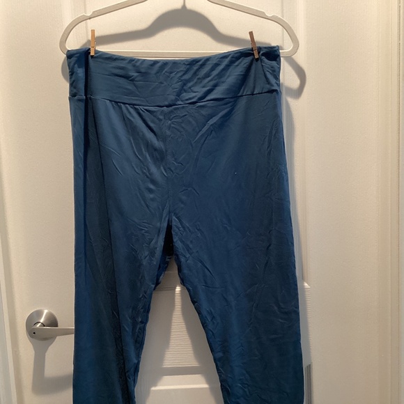 Lularoe - Picture 1 of 3